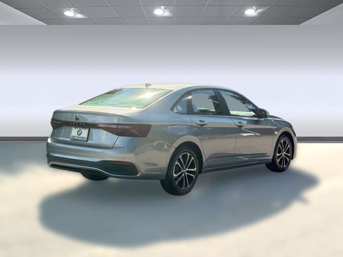 Used 2026 Volkswagen Jetta Sport FWD image 9