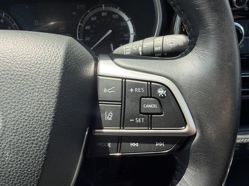 Used 2022 Toyota Highlander XSE AWD/4WD image 39