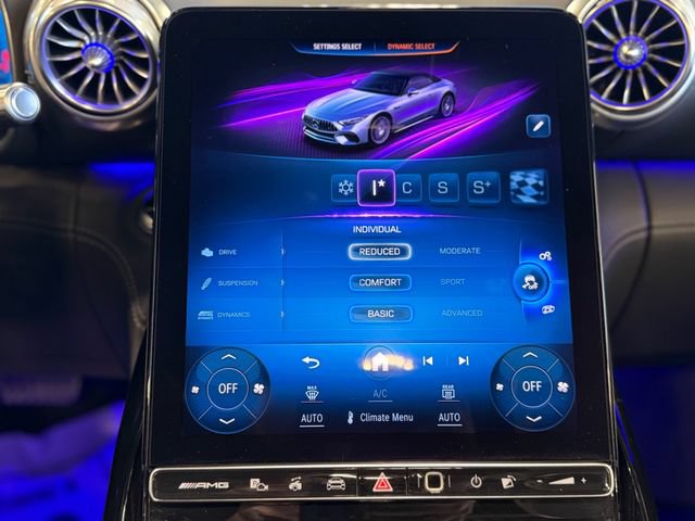 Used 2022 Mercedes-Benz SL 63 AMG 4MATIC w/ Driver Assistance Package image 39