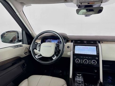 Used 2020 Land Rover Discovery HSE image 23