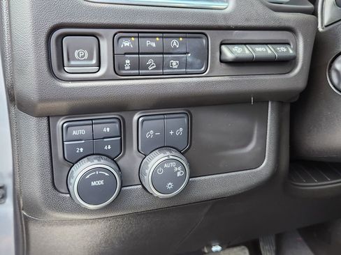 Used 2023 Chevrolet Tahoe Premier AWD/4WD image 28