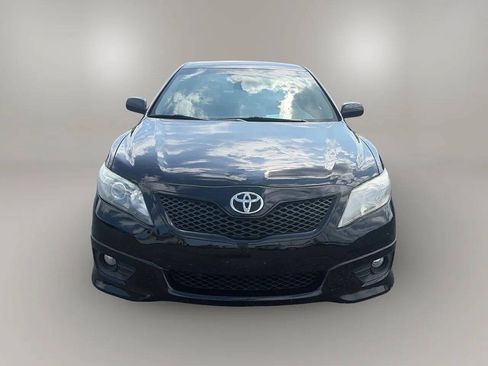 Used 2011 Toyota Camry SE w/ Sport Leather Pkg FWD image 2
