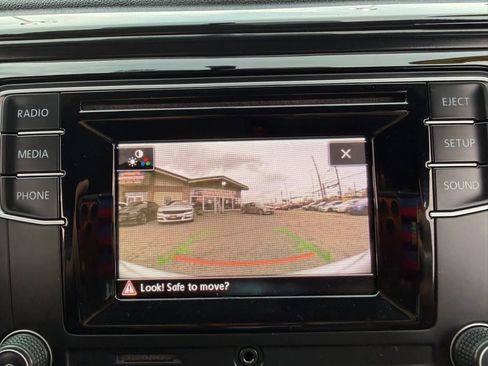 Used 2019 Volkswagen Beetle 2.0T S image 30