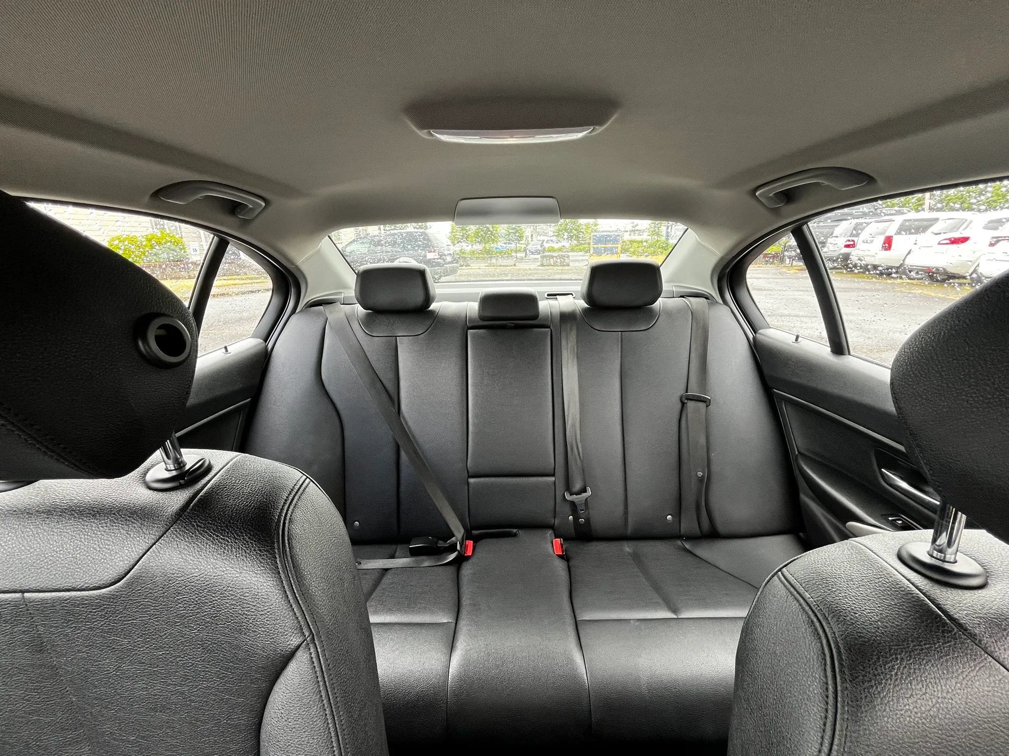 Used 2017 BMW 320i Sedan RWD image 10