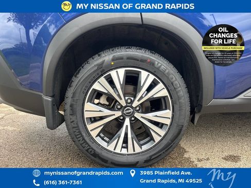 Used 2023 Nissan Rogue SV AWD/4WD image 34