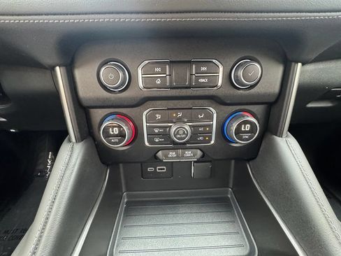 Used 2024 Chevrolet Tahoe LS AWD/4WD image 28