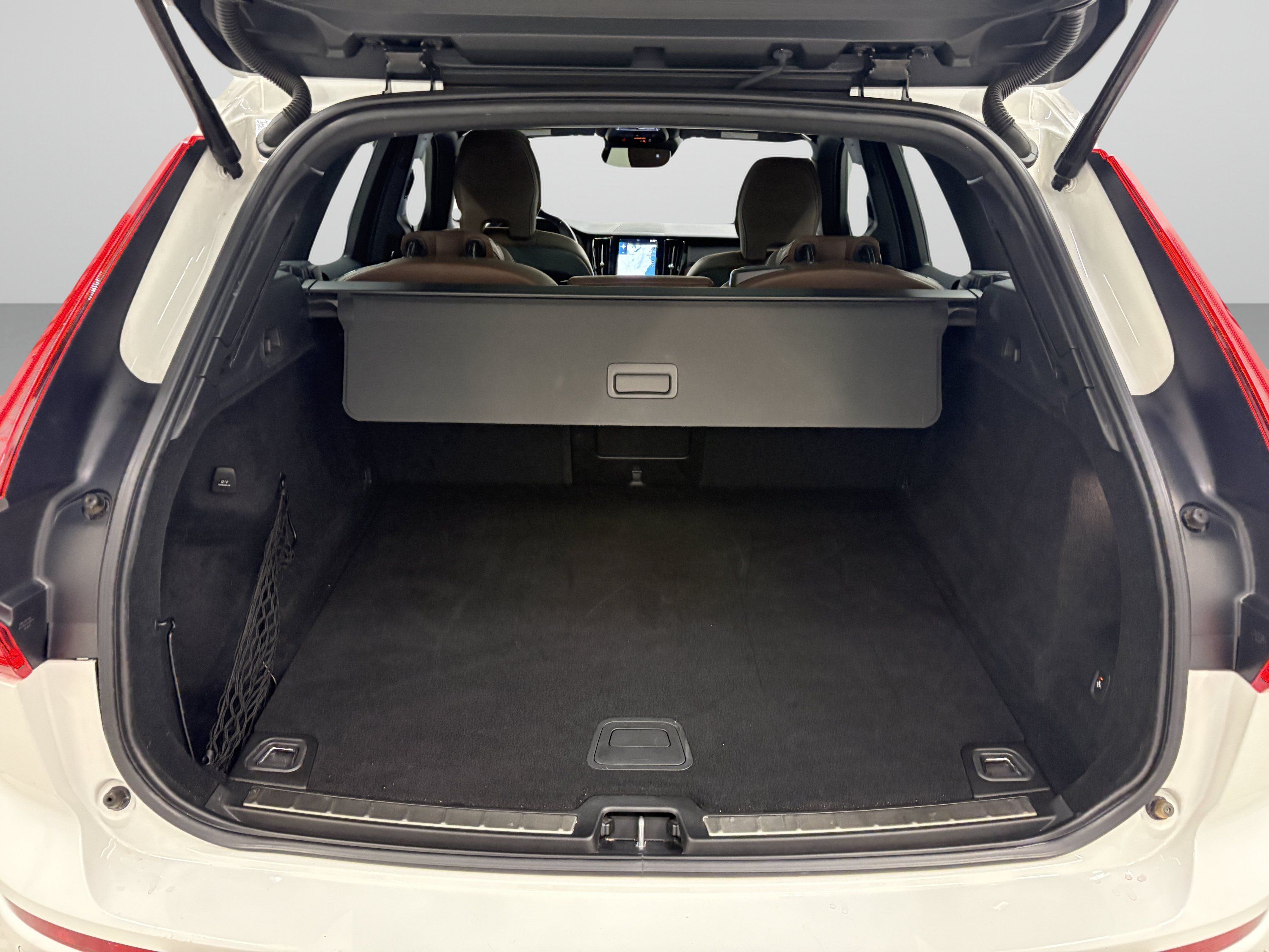Used 2021 Volvo XC60 T5 Momentum AWD/4WD image 9