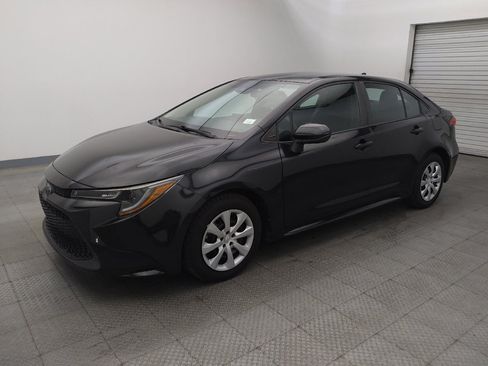 Used 2021 Toyota Corolla LE FWD image 2