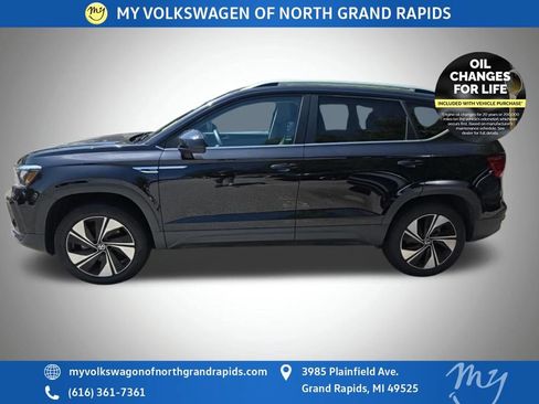Used 2024 Volkswagen Taos SE AWD/4WD image 6