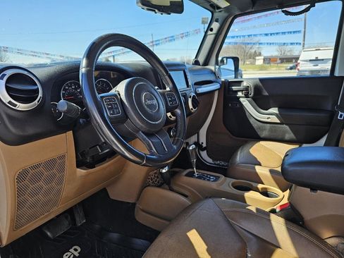 Used 2014 Jeep Wrangler Unlimited Sahara w/ Connectivity Group image 6