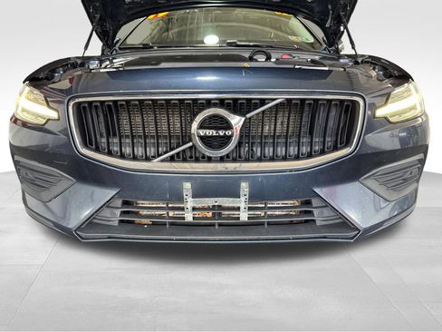 Used 2019 Volvo S60 T5 Momentum w/ Premium Package FWD image 23