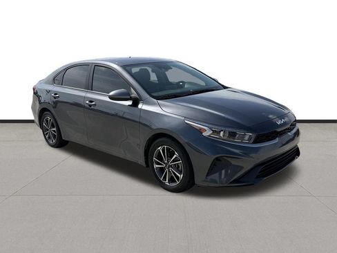 Used 2023 Kia Forte LXS FWD image 3