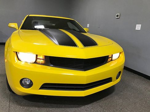 Used 2010 Chevrolet Camaro LT image 8