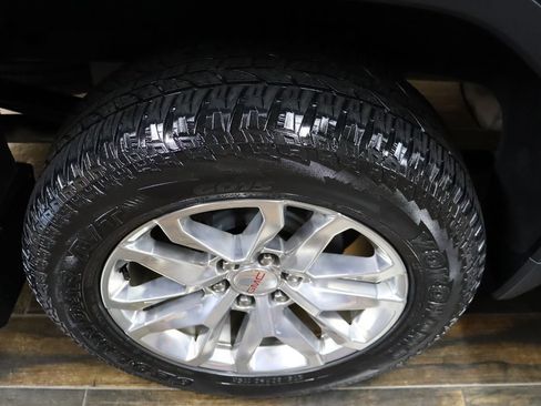 Used 2019 GMC Sierra 1500 SLT w/ SLT Premium Plus Package AWD/4WD image 43
