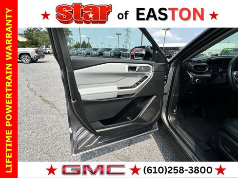 Used 2022 Ford Explorer XLT w/ Equipment Group 202A image 16