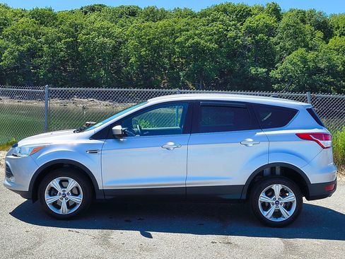 Used 2016 Ford Escape SE w/ SE Cold Weather Package AWD/4WD image 4
