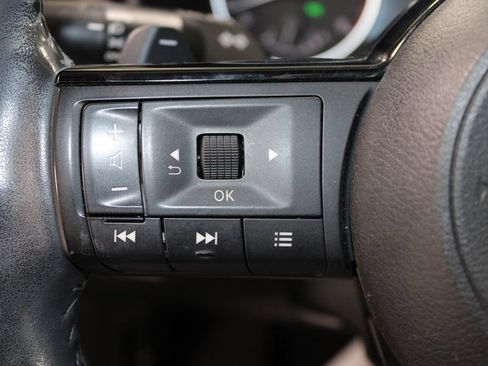 Used 2021 Nissan Rogue SV w/ Premium Package FWD image 33