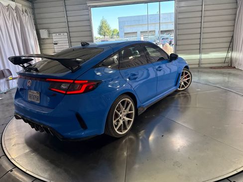 Used 2025 Honda Civic Type R image 5