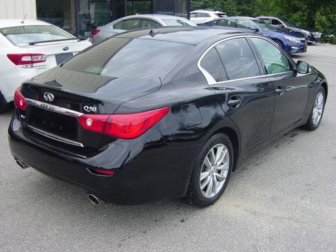 Used 2015 INFINITI Q50 AWD w/ Moonroof Package image 4