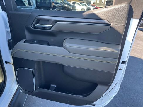 Used 2024 Chevrolet Silverado 1500 ZR2 image 25