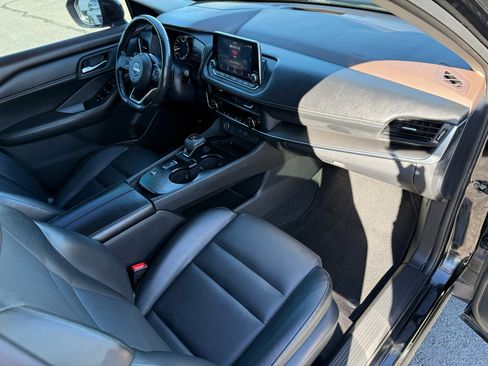 Used 2023 Nissan Rogue SV w/ SV Premium B Package image 21