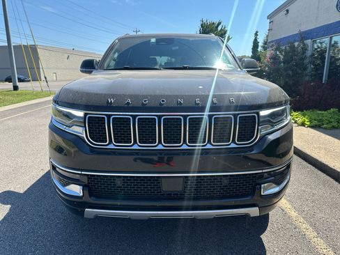 Used 2024 Jeep Wagoneer Series II w/ Flexible Seating Group RWD image 9