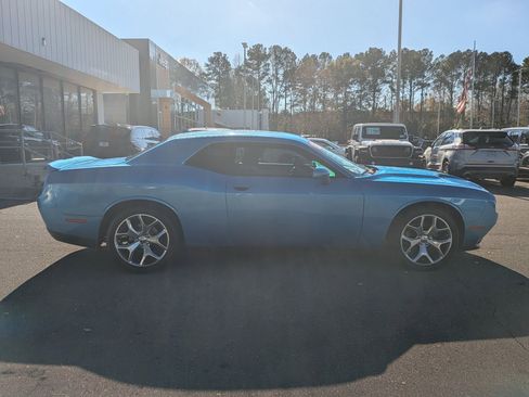 Used 2016 Dodge Challenger SXT Plus image 4