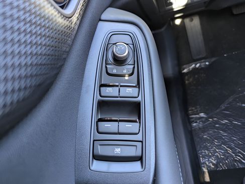 Used 2025 Subaru Outback Premium AWD/4WD image 19