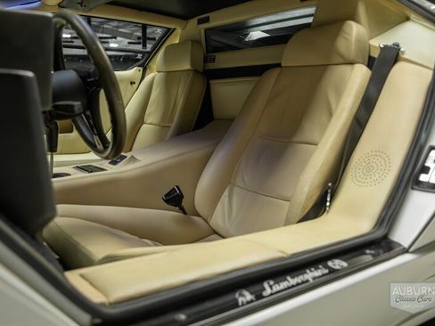 Used 1989 Lamborghini Countach Coupe RWD image 19