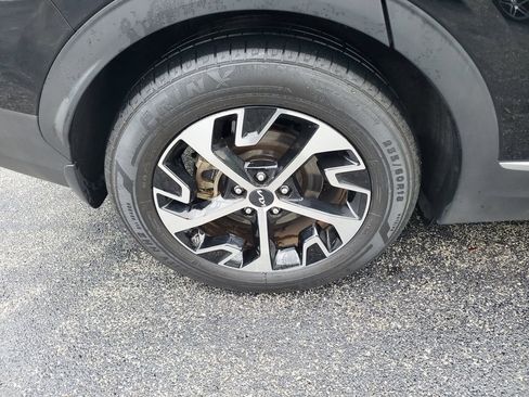 Used 2023 Kia Sportage EX image 6