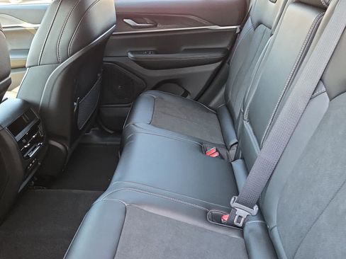 New 2026 Jeep Grand Cherokee Altitude image 13