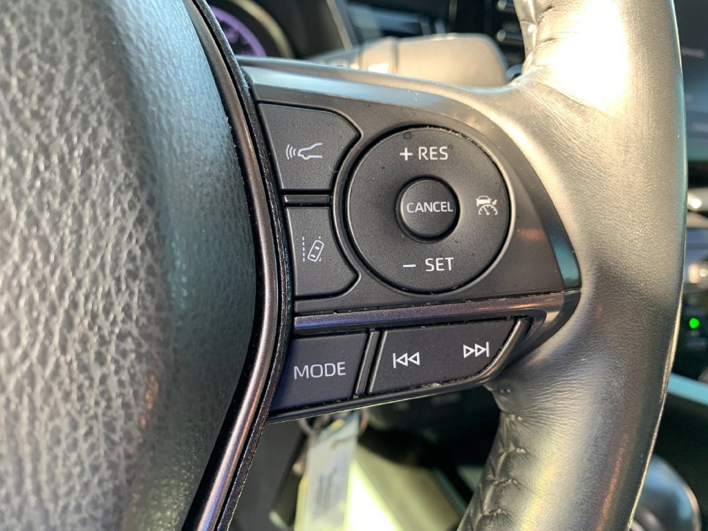 Used 2021 Toyota Camry SE w/ Cold Weather Package FWD image 27