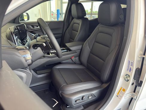 New 2026 Chevrolet Equinox LT AWD/4WD image 11