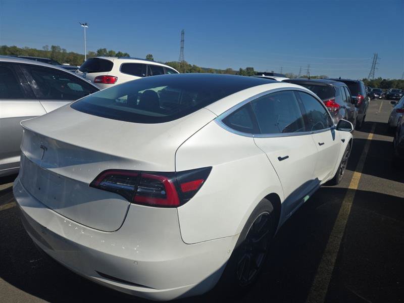 Used 2018 Tesla Model 3 Mid Range RWD image 9