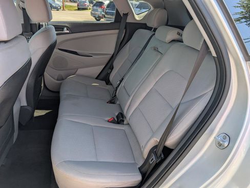 Used 2019 Hyundai Tucson SE AWD/4WD image 34