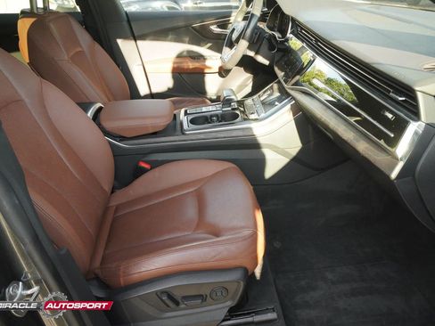 Used 2019 Audi Q8 Premium Plus w/ Premium Plus image 31