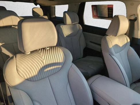 Used 2024 Hyundai Palisade Calligraphy image 24