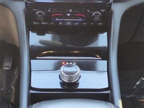 Used 2024 Jeep Grand Cherokee Limited image 19