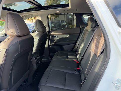 Certified 2025 Nissan Murano Platinum w/ Cargo Package AWD/4WD image 12
