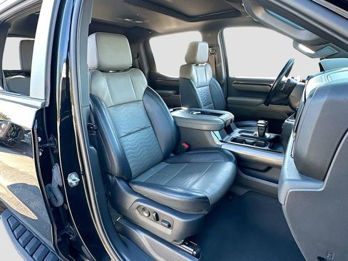 Used 2022 Chevrolet Silverado 1500 ZR2 w/ Technology Package image 29