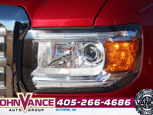 Used 2020 GMC Canyon Denali image 4