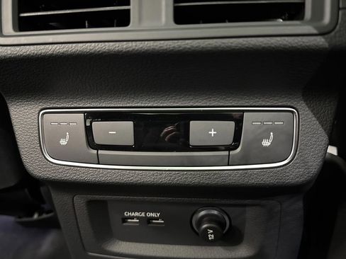 Used 2023 Audi Q5 e Prestige w/ Prestige Package image 33