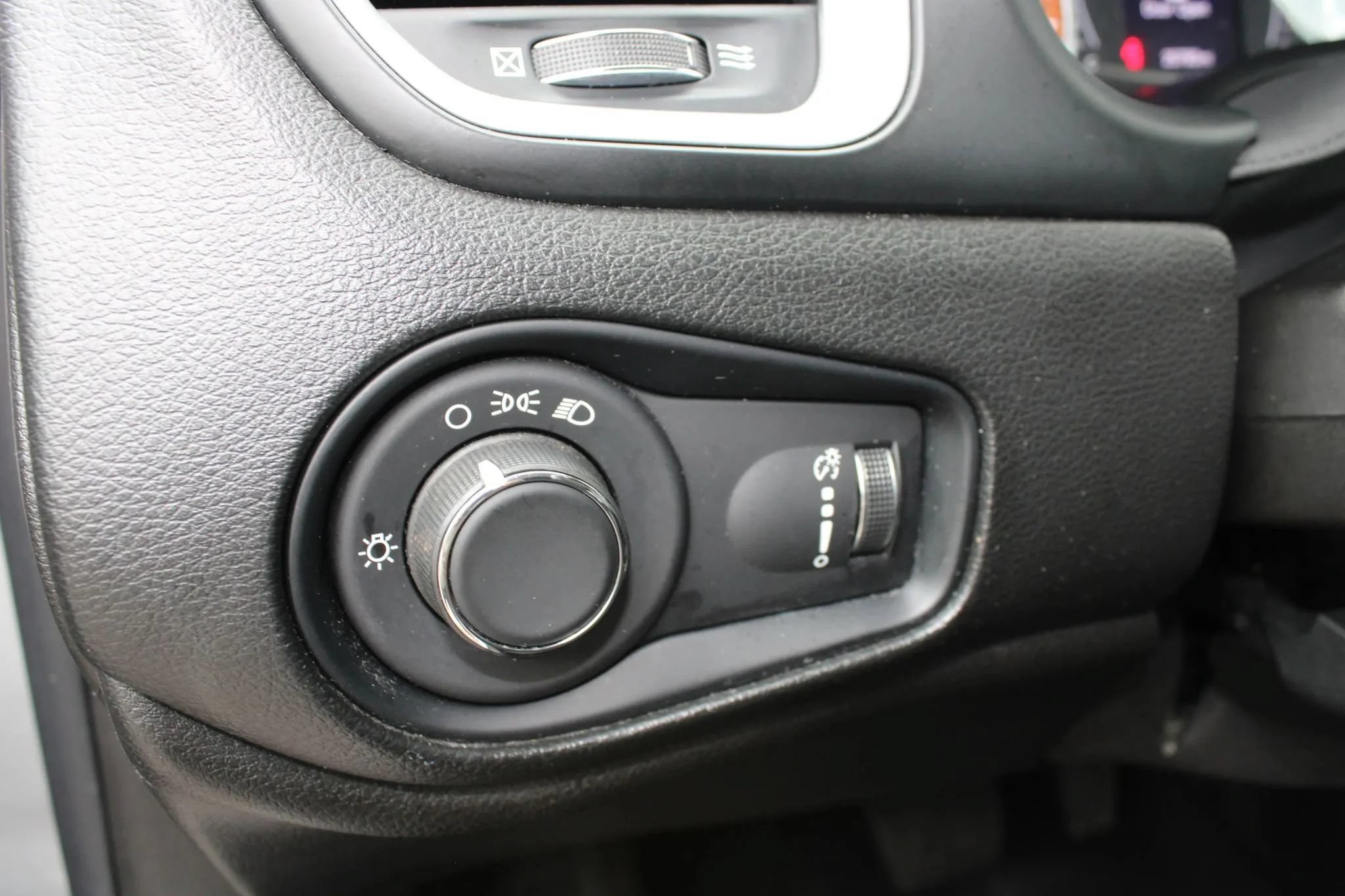 Used 2021 Jeep Renegade Sport AWD/4WD image 14