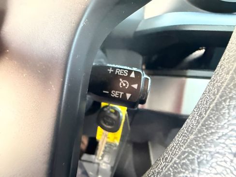 Used 2016 Toyota Tacoma SR RWD image 24