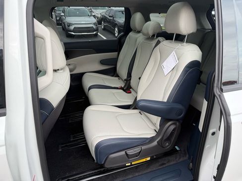 New 2026 Kia Carnival SX Prestige image 12