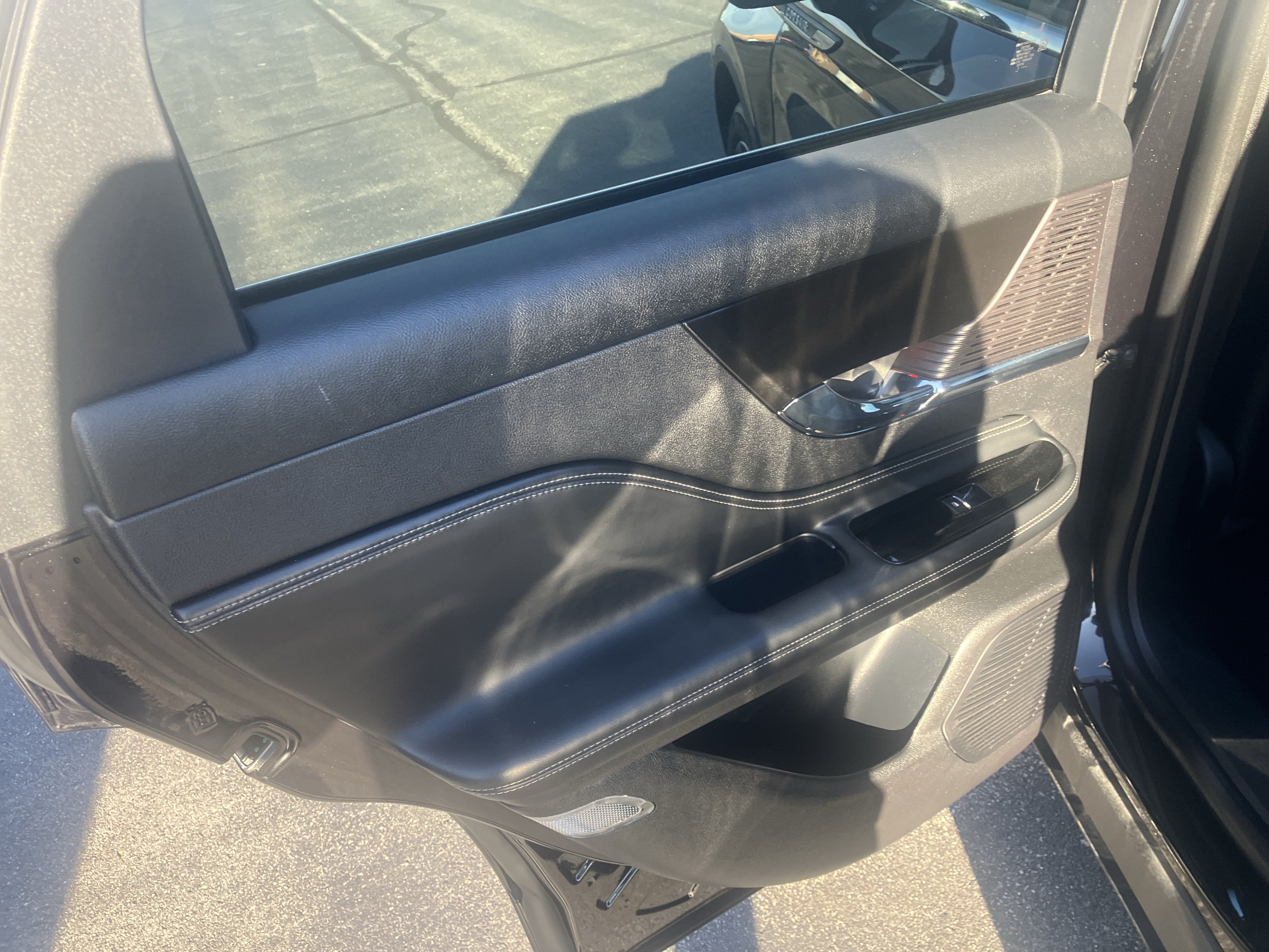 Used 2022 Lincoln Corsair AWD w/ Premium Package image 17