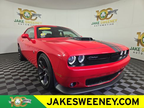 Used 2022 Dodge Challenger R/T Scat Pack w/ Shaker Package image 1