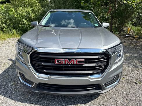 Used 2023 GMC Terrain SLE w/ LPO, Floor Liner Package AWD/4WD image 2