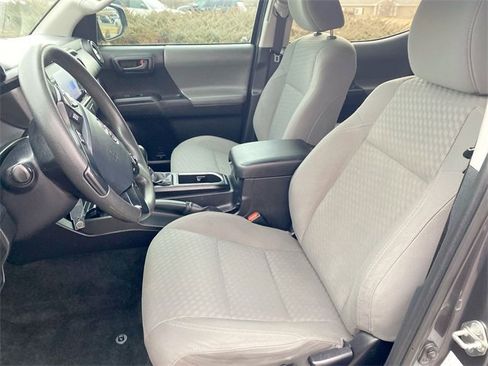 Used 2020 Toyota Tacoma SR w/ SR Convenience Package image 11