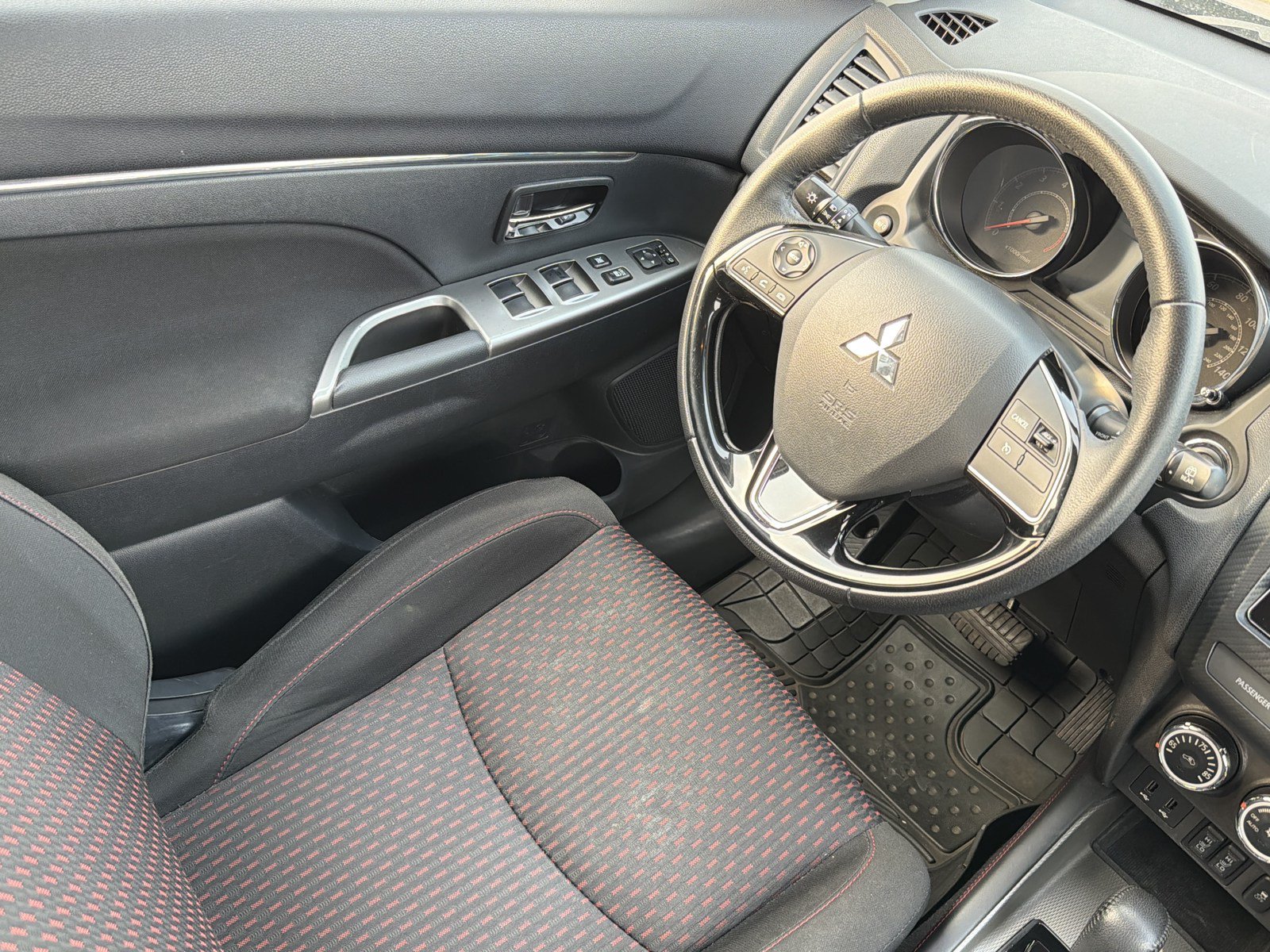 Used 2019 Mitsubishi Outlander Sport SE FWD image 9